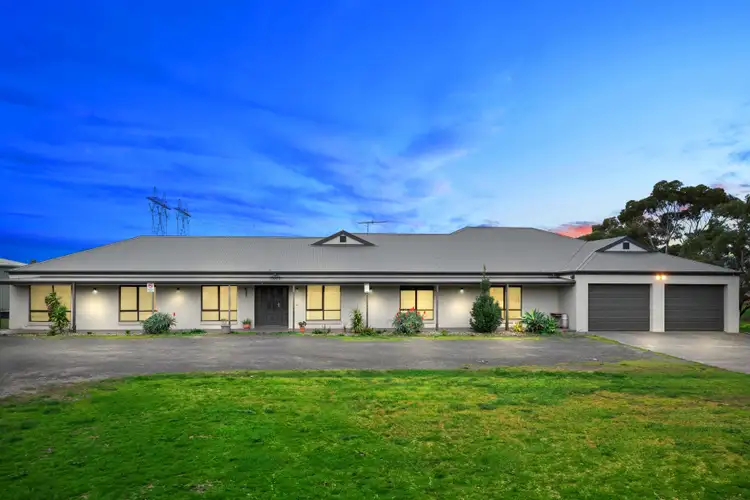 90 Callaway Drive, Mickleham VIC 3064