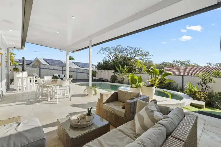 3 Wood Court, Arundel QLD 4214
