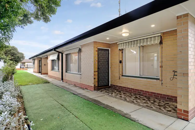 15 Oval Avenue
