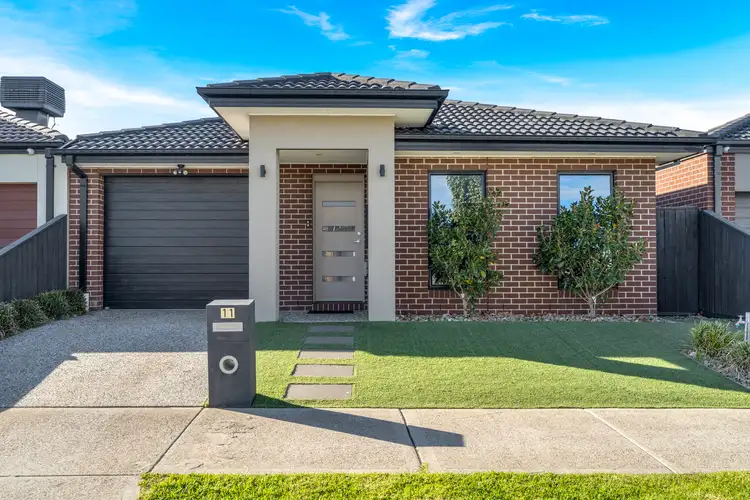 11 Hythe Place, Mickleham VIC 3064