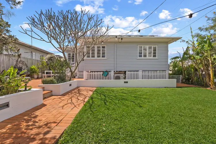 26 Rowton Street, Holland Park QLD 4121