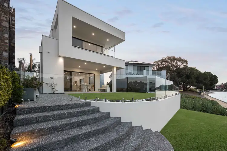 8A Fisher Place, West Lakes SA 5021