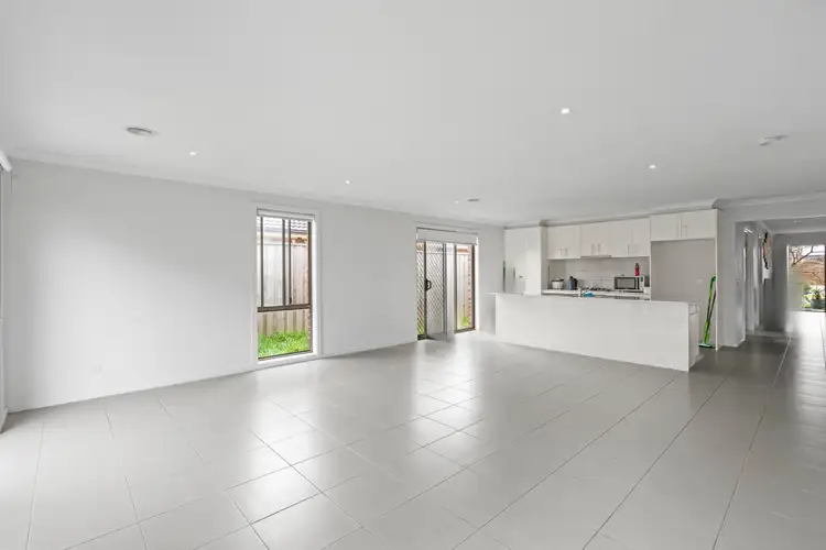 32 Parliament St, Point Cook VIC 3030