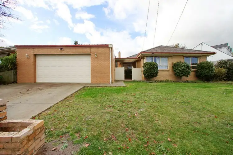 15 McComb Crescent, Bayswater VIC 3153
