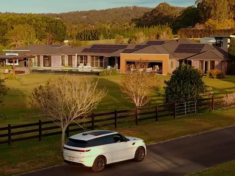25 Warwick Lane, Samford Valley QLD 4520