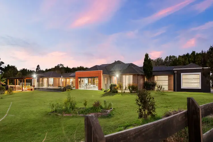 25 Warwick Lane, Samford Valley QLD 4520