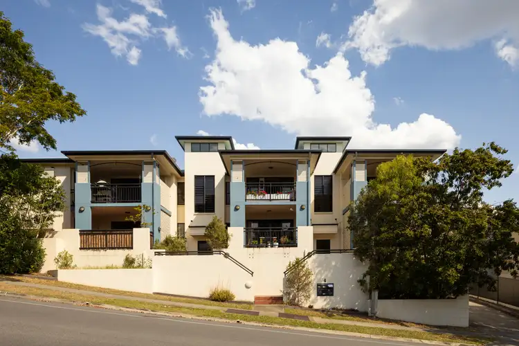 1/4 Lisson Grove, Clayfield QLD 4011