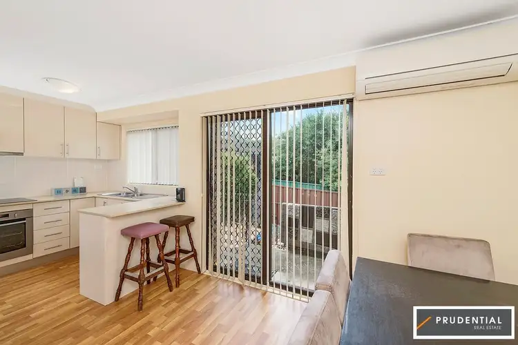 2/4 Bundy Close, Macquarie Fields NSW 2564