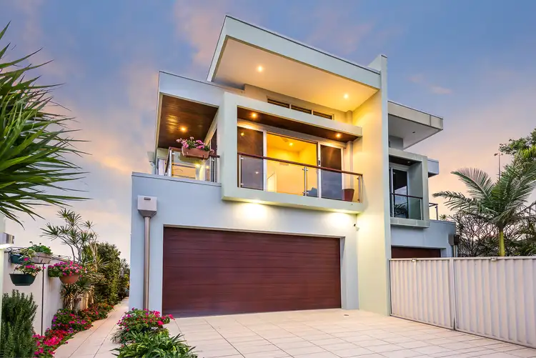 2/13 Oleander Avenue, Biggera Waters QLD 4216
