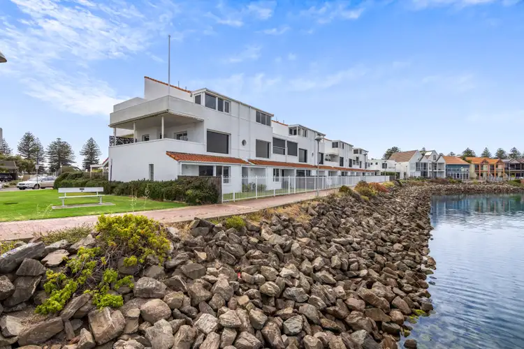 16/10 Nerida Drive, North Haven SA 5018