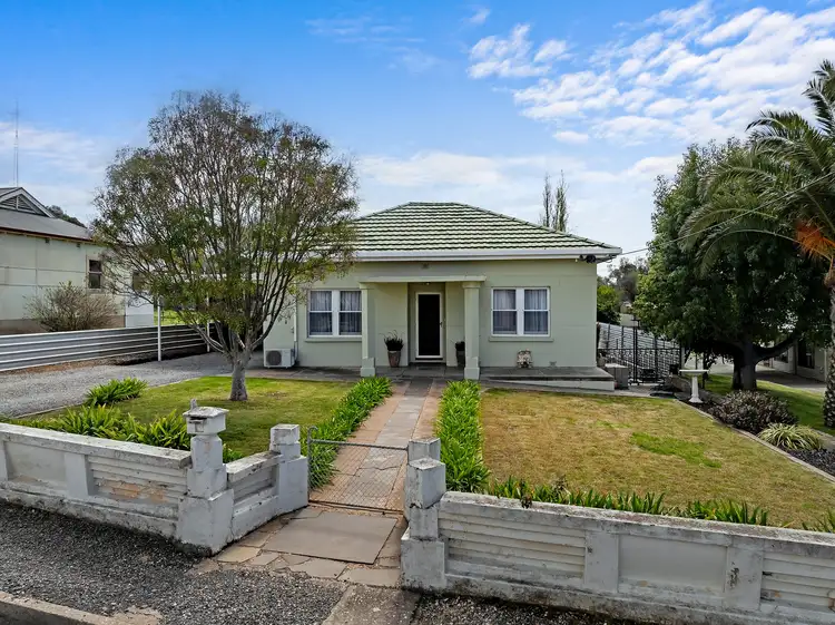13 Charles Street, Clare SA 5453