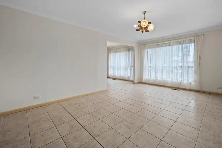 Third view of Homely house listing, 5 Grace Court, Lalor VIC 3075