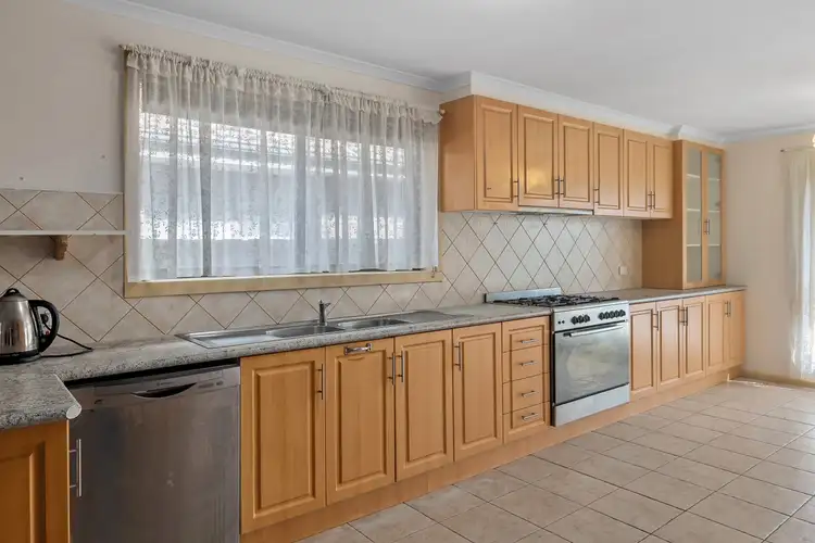 Fourth view of Homely house listing, 5 Grace Court, Lalor VIC 3075