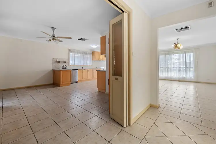 Sixth view of Homely house listing, 5 Grace Court, Lalor VIC 3075