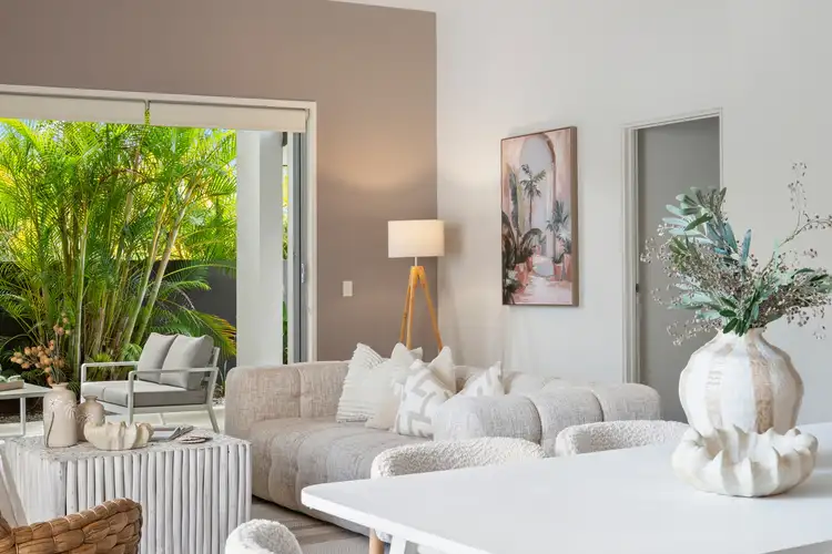 8 Ruthenium Court, Hope Island QLD 4212