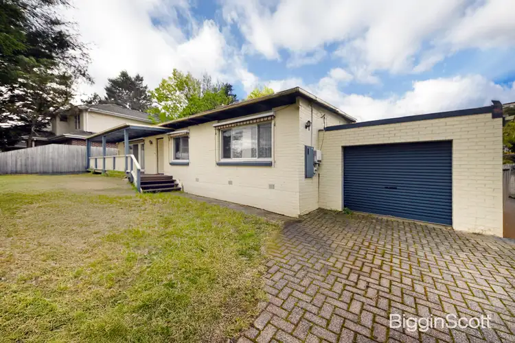 30 Kathryn Road, Knoxfield VIC 3180