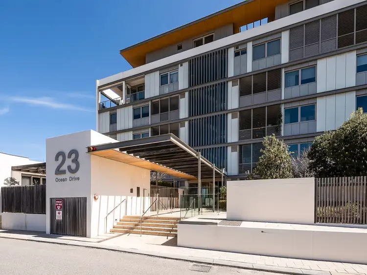 16B/23 Ocean Drive, North Coogee WA 6163
