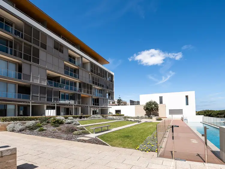 16B/23 Ocean Drive, North Coogee WA 6163
