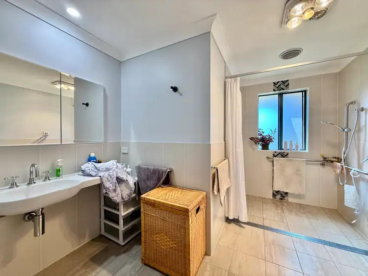 Sixth view of Homely house listing, 5 Henry Place, Young NSW 2594