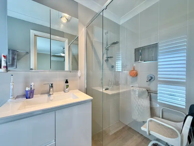 Seventh view of Homely house listing, 5 Henry Place, Young NSW 2594