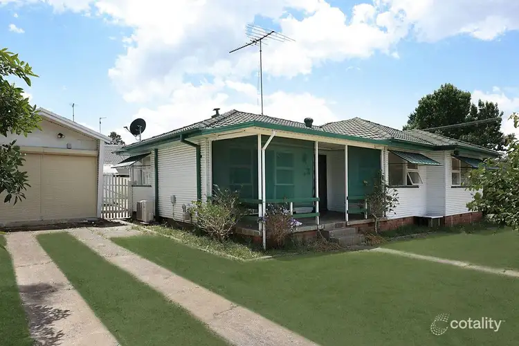 8 Canberra Crescent, Campbelltown NSW 2560
