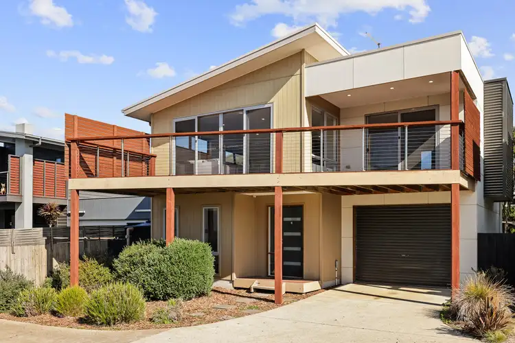 1A Stradbroke Crescent