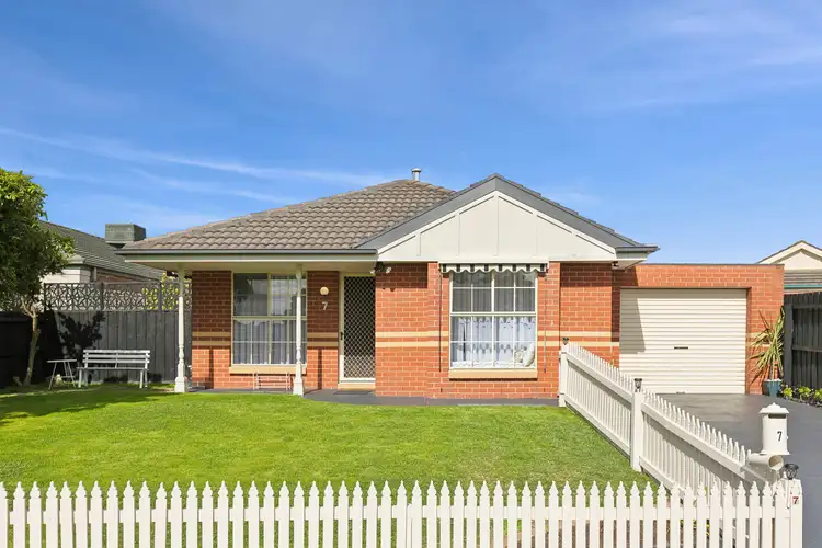 7 Meadowvale Drive, Grovedale VIC 3216