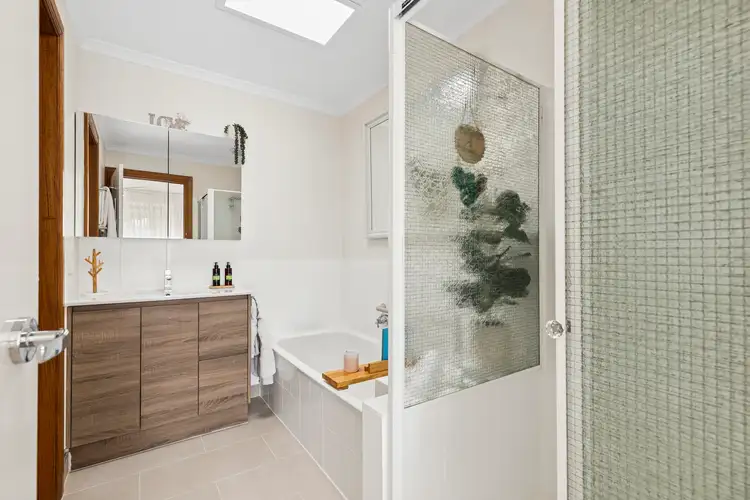 Fifth view of Homely house listing, 7 Meadowvale Drive, Grovedale VIC 3216