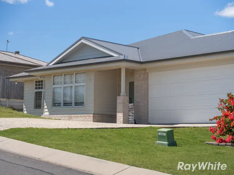 4 Vista Crescent, Rosewood QLD 4340