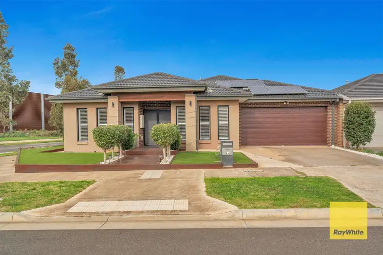 24 Fulham Crescent, Thornhill Park VIC 3335
