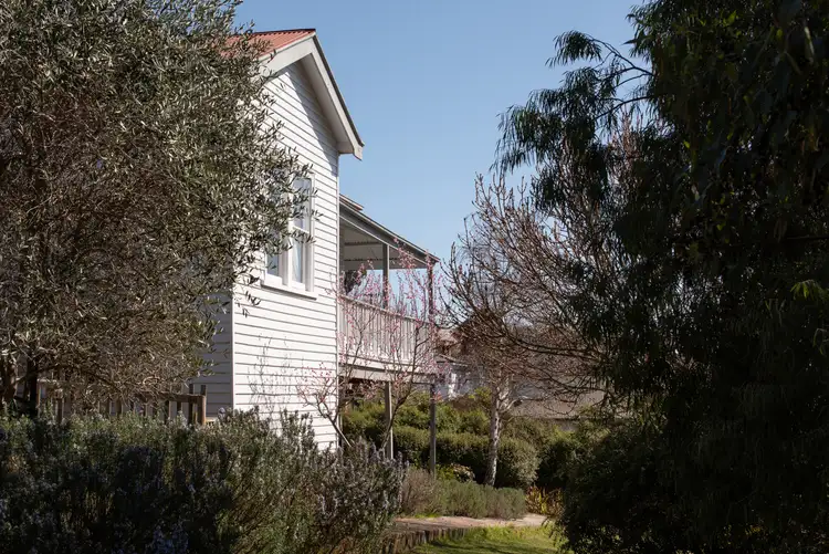 6 Delamere Crescent, Trevallyn TAS 7250