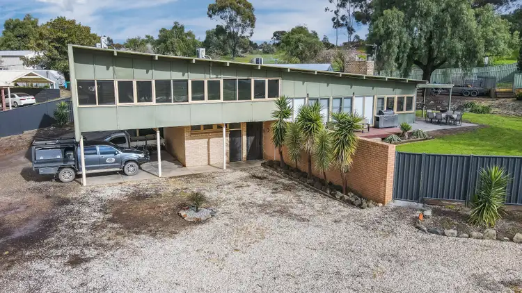 227 Eaglehawk Road, Long Gully VIC 3550
