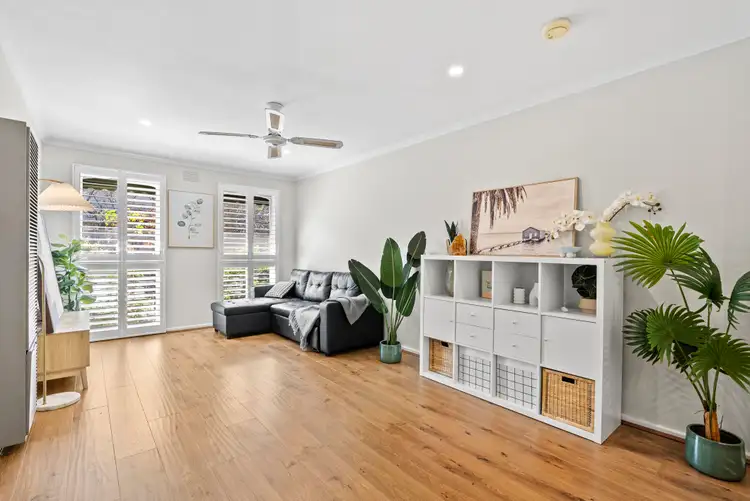 Third view of Homely unit listing, 2/13 Ashburn Grove, Ashburton VIC 3147