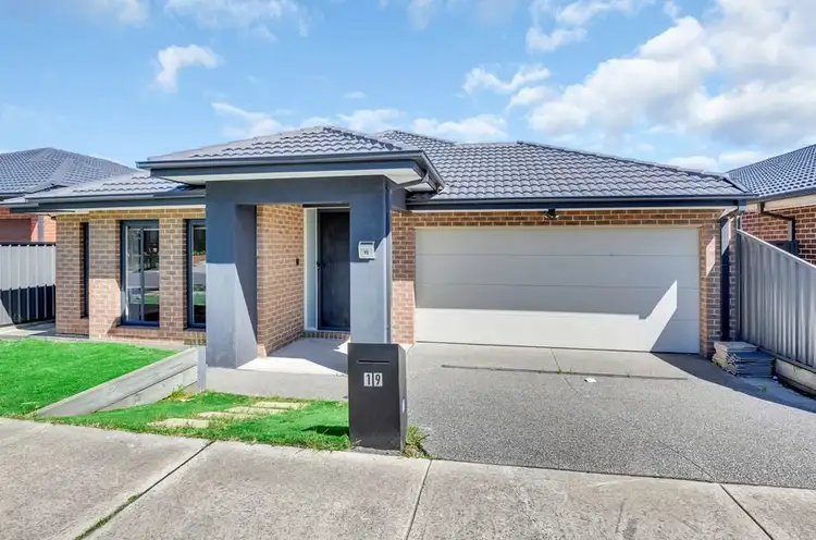 Main view of Homely house listing, 19 Pascal Crescent, Kalkallo VIC 3064