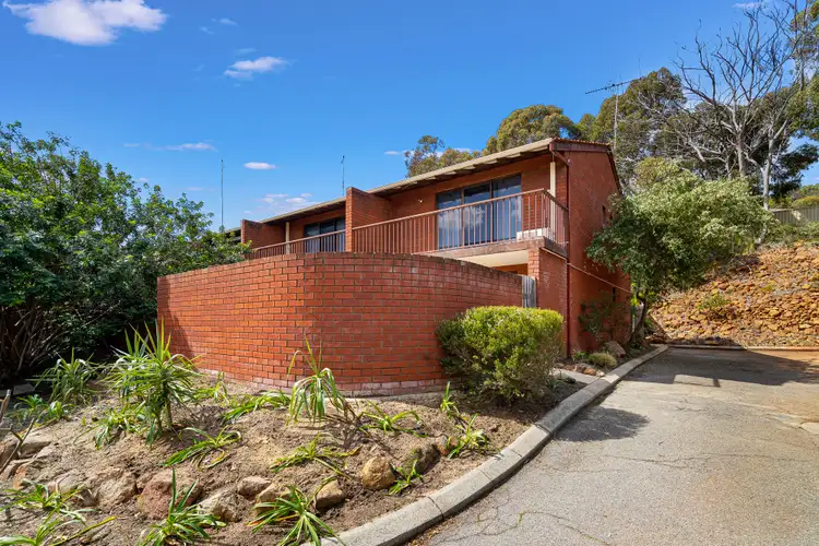 9/3 Marsh Road, Mount Richon WA 6112