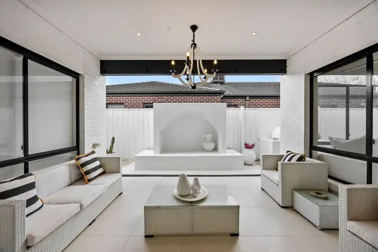 86 Riverstone Boulevard, Clyde North VIC 3978