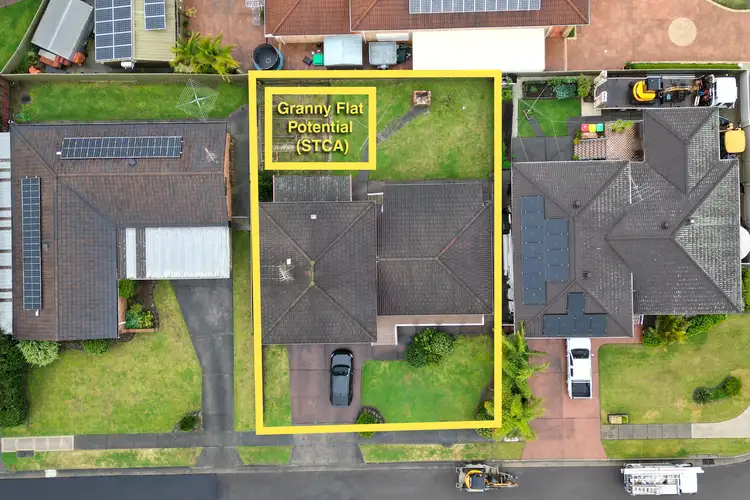 16 Dakota Drive, Bossley Park NSW 2176