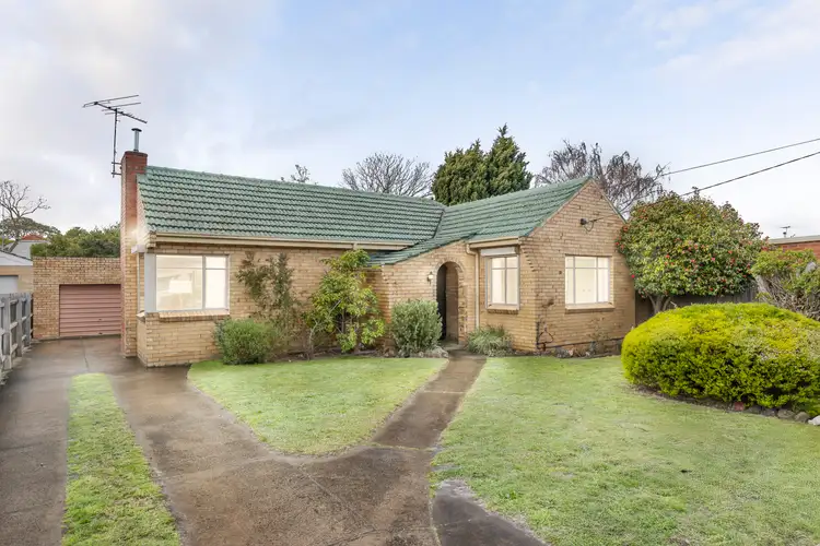 9 Dallas Avenue, Hughesdale VIC 3166