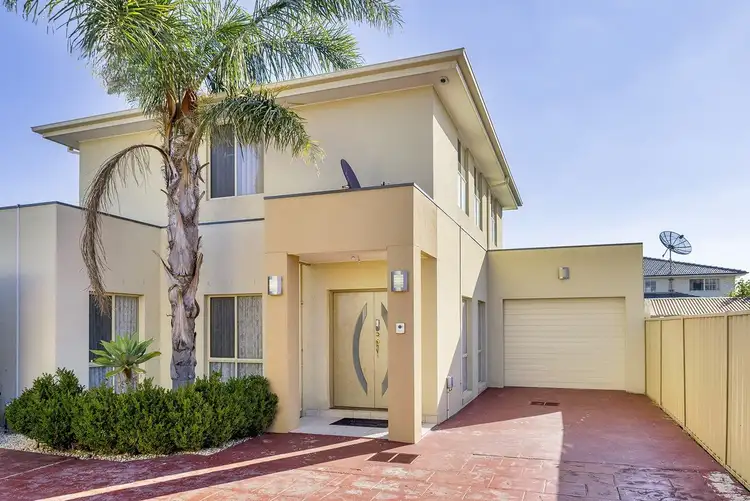 2/22 Gatcum Court, Noble Park VIC 3174