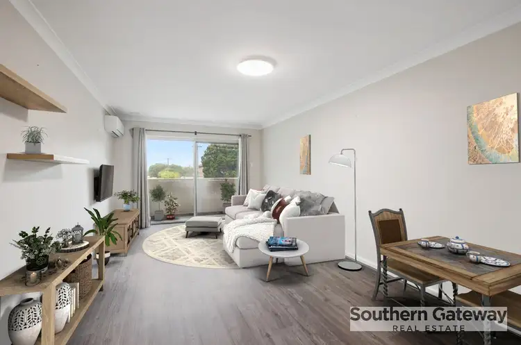 19/4 Minchinson Street