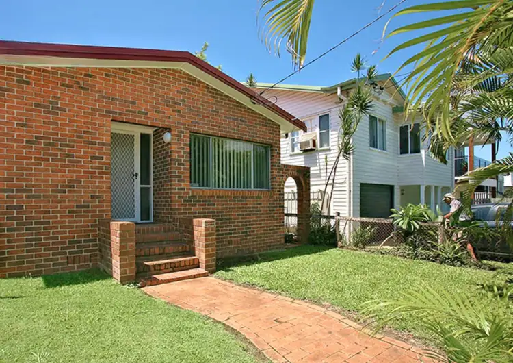 30 Donald Street, Woody Point QLD 4019