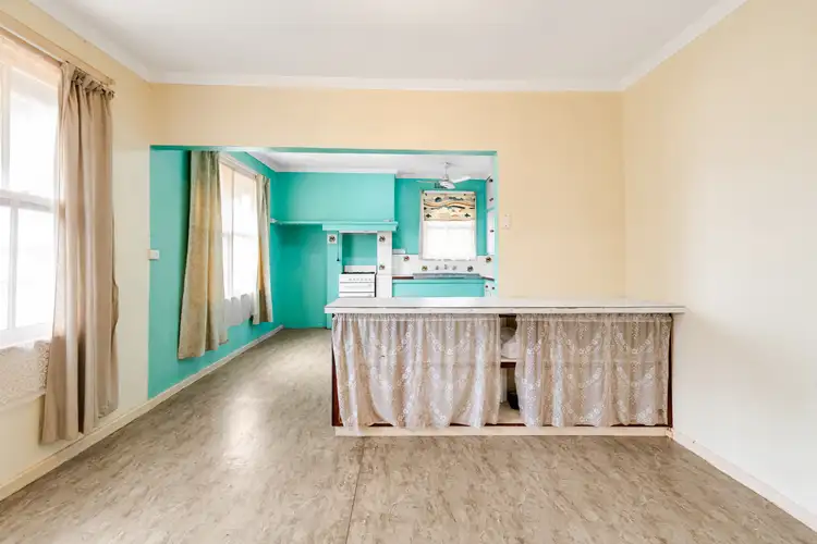 Sixth view of Homely house listing, 5 Westcliffs Avenue, Red Cliffs VIC 3496