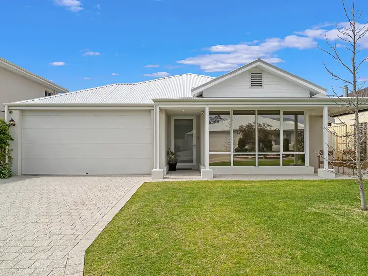 8 Cubana Parkway, Madora Bay WA 6210
