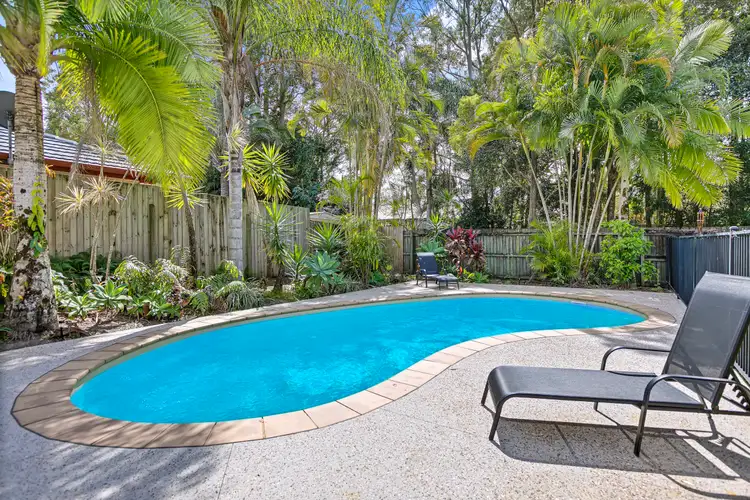 15 Attenborough Close