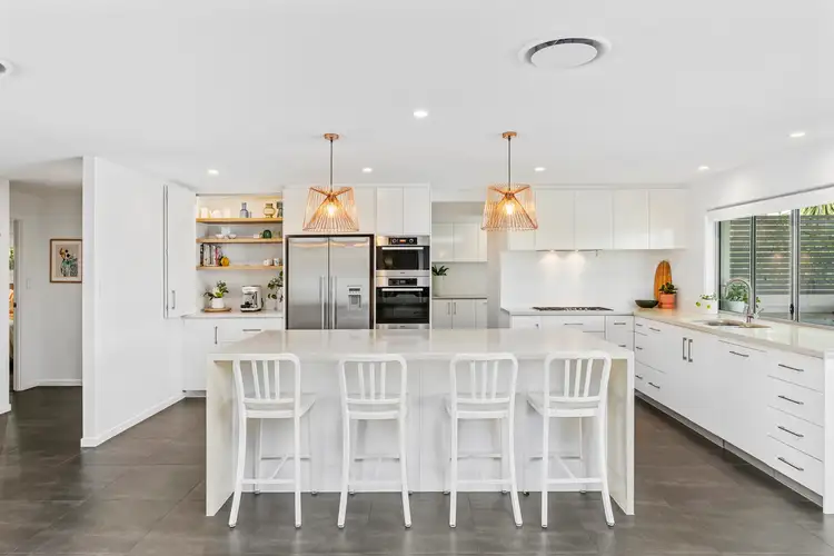 8 Seahawk Crescent, Burleigh Waters QLD 4220
