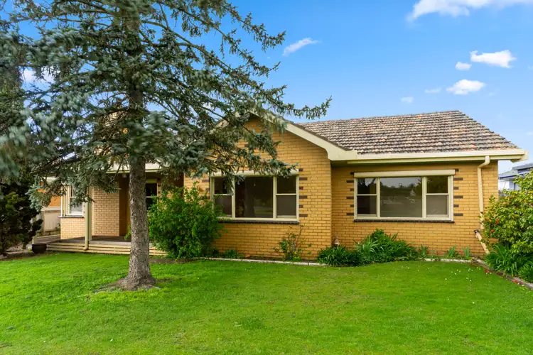 90 Victoria Street, Cobden VIC 3266