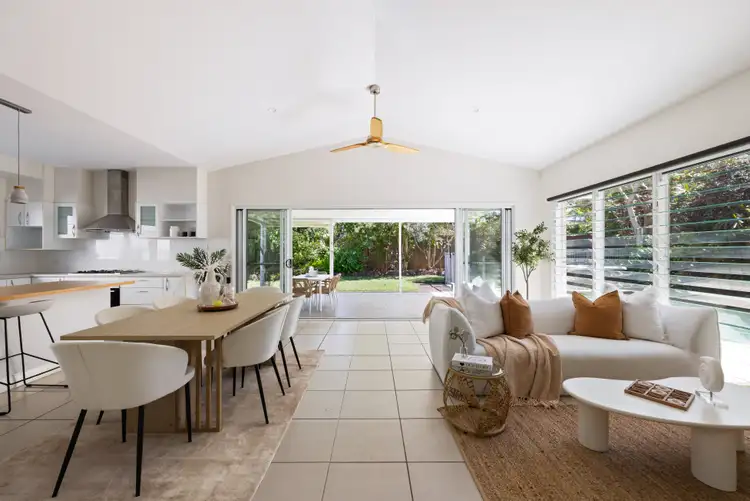 16 Bairnsdale Street West, Buderim QLD 4556