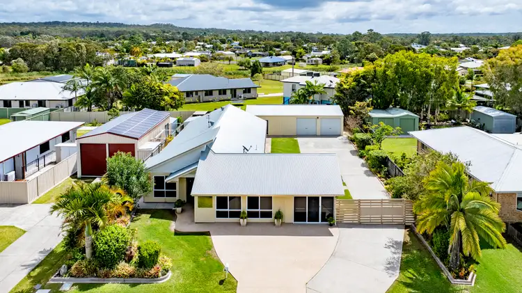 31 Canberra Avenue, Cooloola Cove QLD 4580