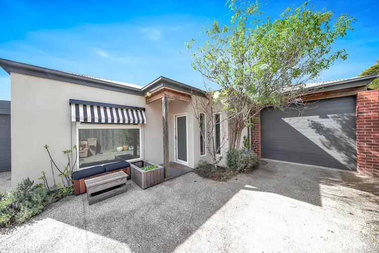 2/39 Corrigan Avenue, Brooklyn VIC 3012