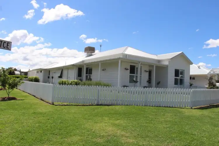 14 Raymond Tce, Goondiwindi QLD 4390